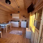 Nad Stawem Lodge Sambrod