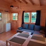 Nad Stawem Lodge *