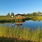 Nad Stawem Lodge *