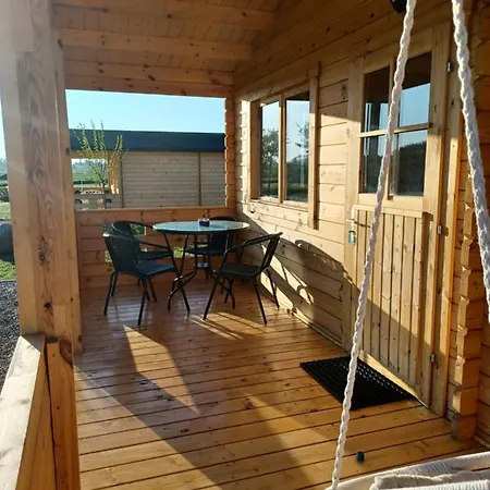 Деревянный коттедж Nad Stawem Sambrod