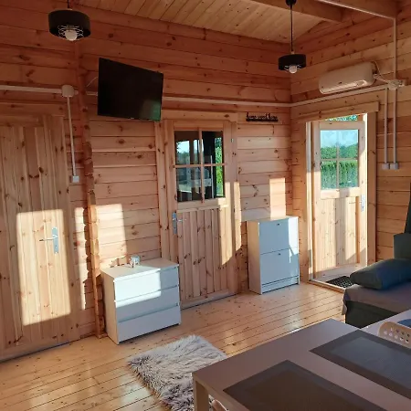 Nad Stawem Lodge Sambrod