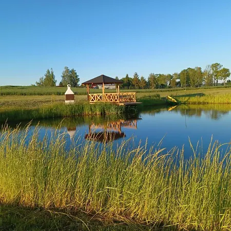 Nad Stawem Lodge *