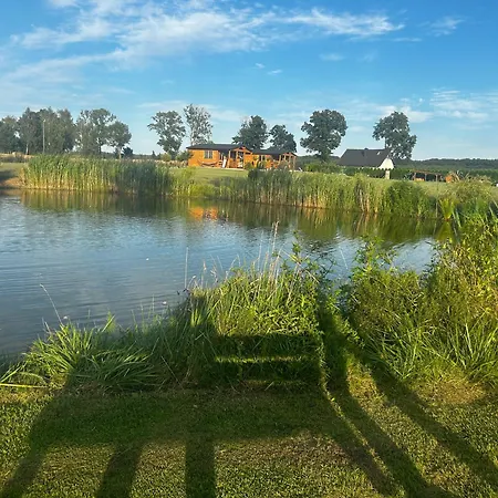 Nad Stawem Деревянный коттедж Sambrod